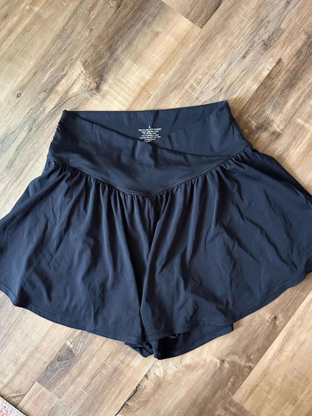 FLOWY ATHLETIC SHORTS